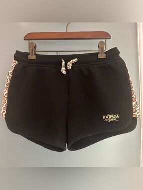 Disney’s Animal Kingdom Black Shorts w animal print trim